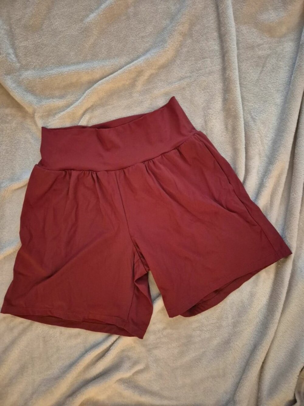 2-in-1 Burgundy Athletic Yoga Shorts with Built-In Liner  Women's Size M